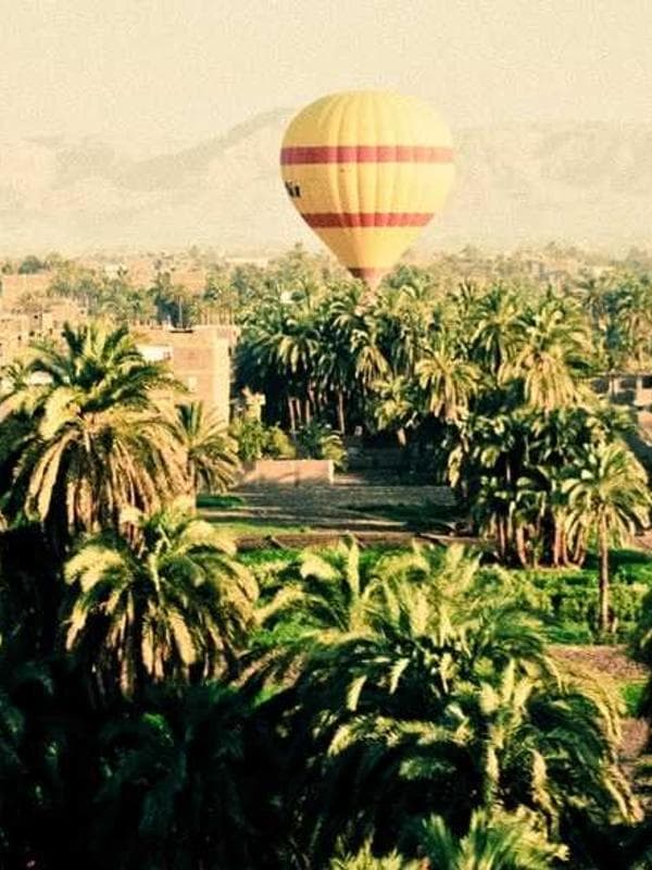 Tailored Wool Blazer — Navy